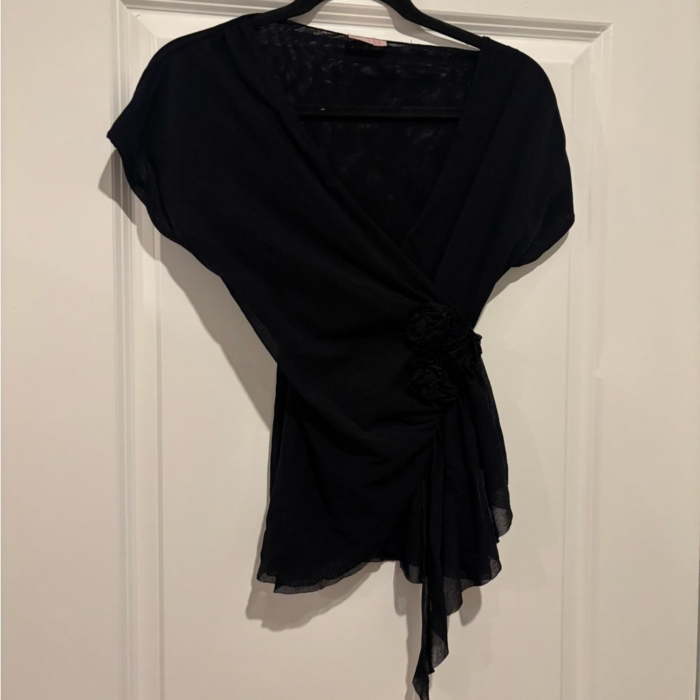 Elegant Black Wrap Top - Picture 2 of 3